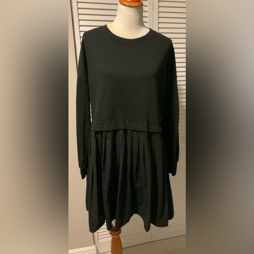 Ugerlov Black Sweatshirt Dress Excellent– Size L
